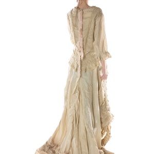 Magnolia Pearl Hyacinth Gown.  New w/o Tags. Only displayed on Mannequin.